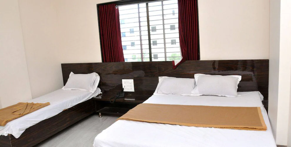 Hotel Sai Rajaram Palace  Shirdi | Deluxe Triple Bed